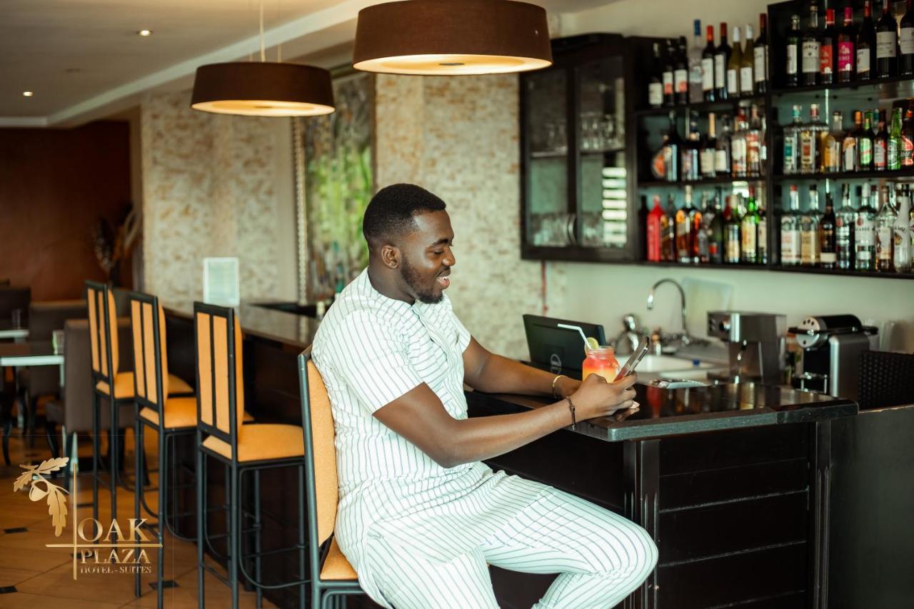 Oak Plaza Hotels East Airport Accra Buitenkant foto