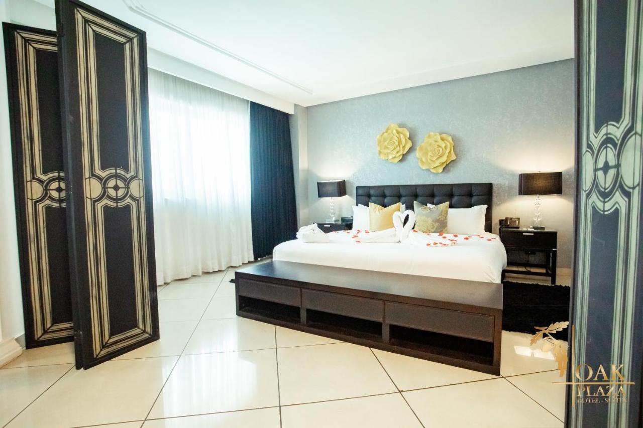 Oak Plaza Hotels East Airport Accra Buitenkant foto