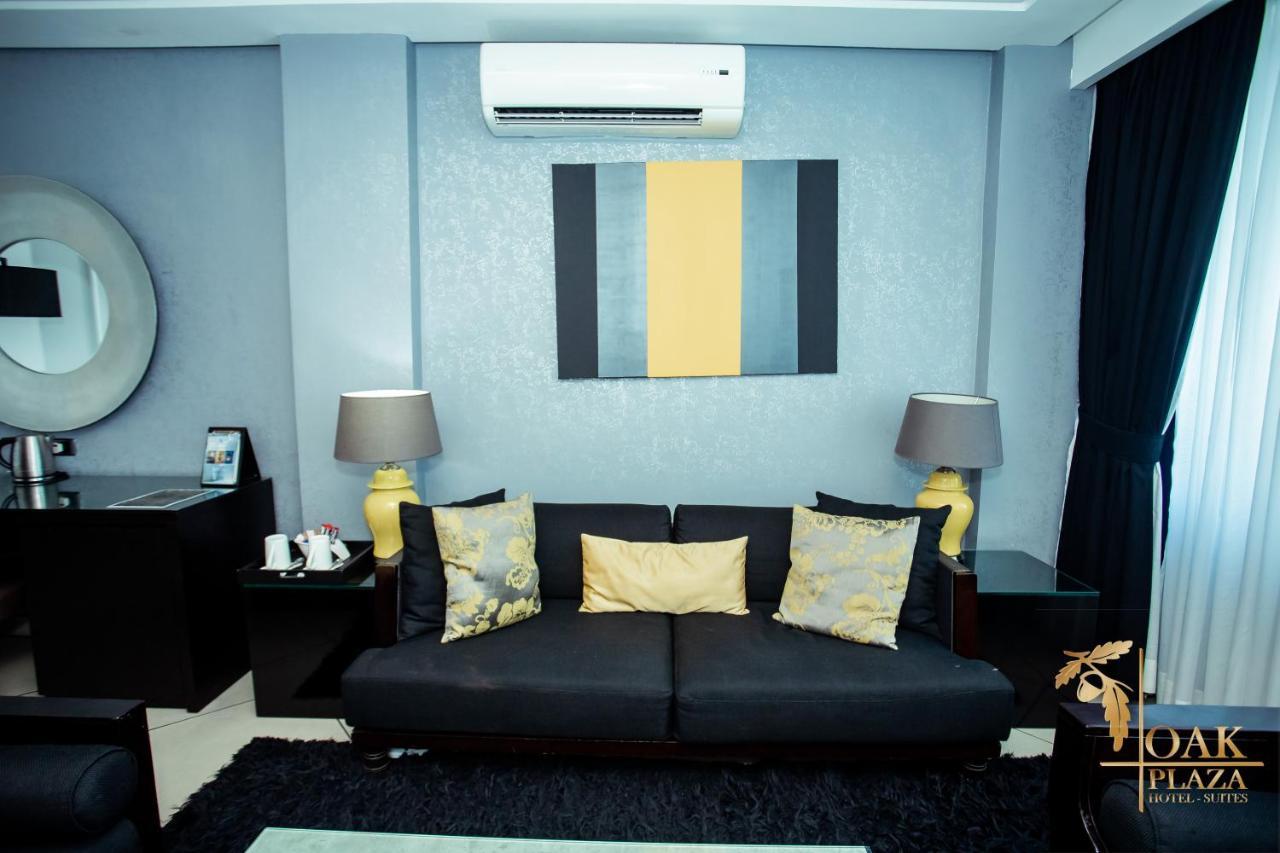 Oak Plaza Hotels East Airport Accra Buitenkant foto