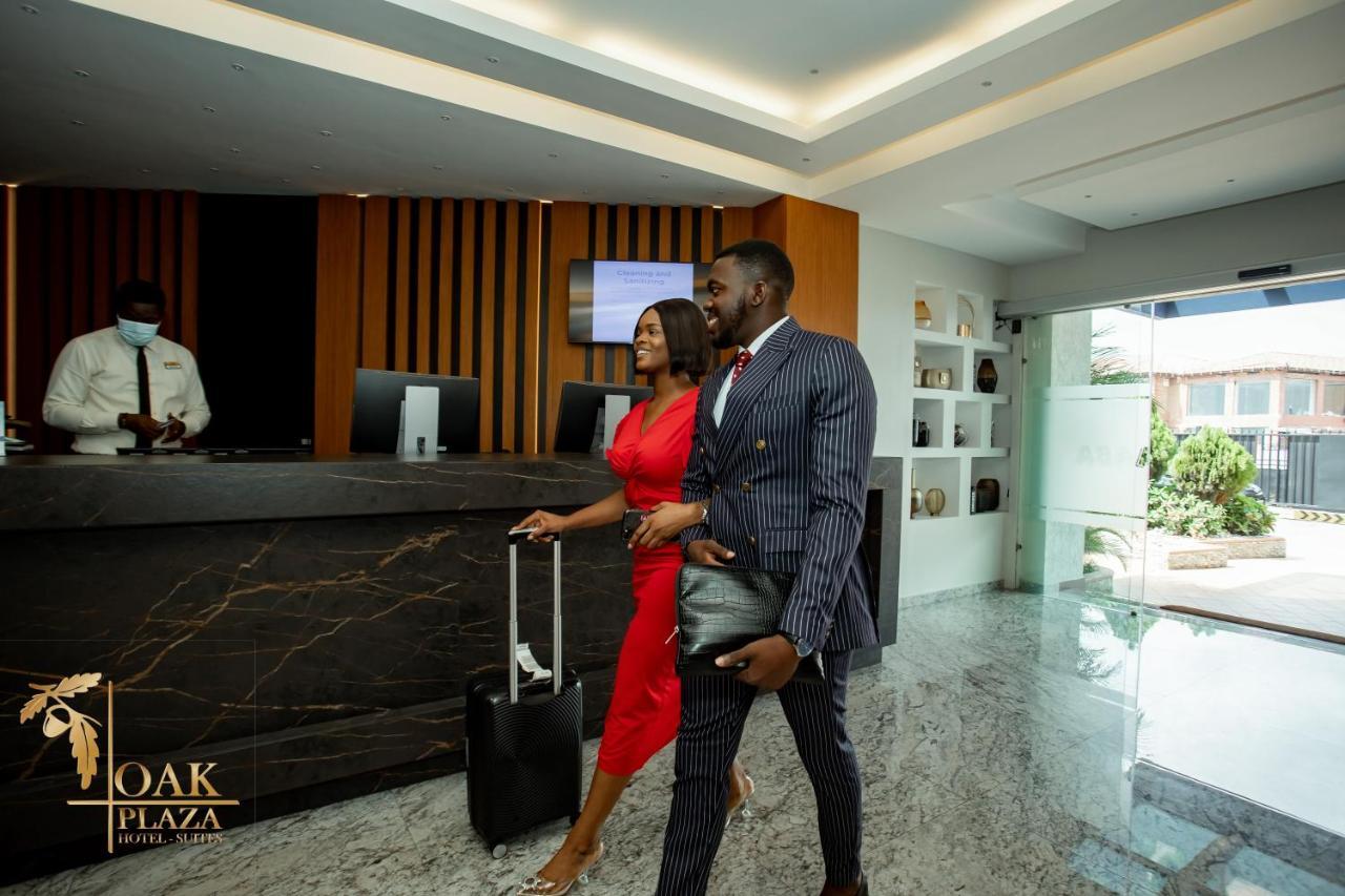 Oak Plaza Hotels East Airport Accra Buitenkant foto