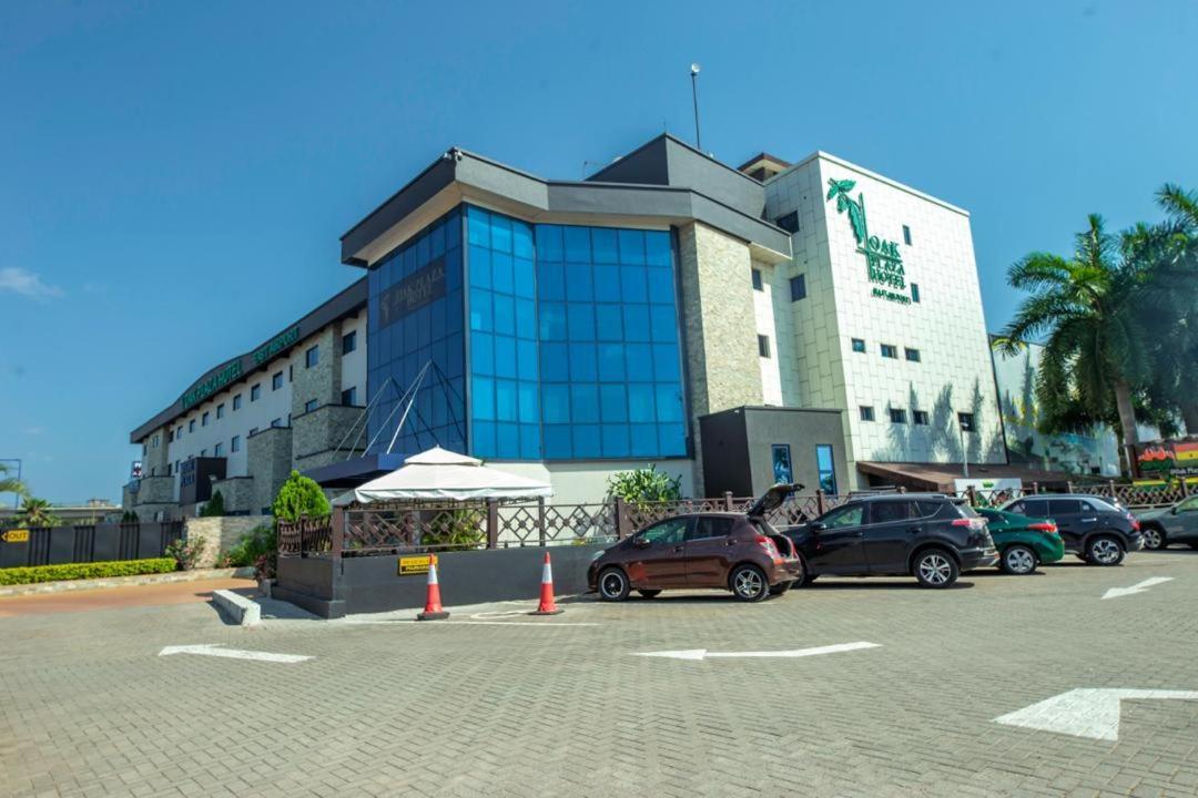 Oak Plaza Hotels East Airport Accra Buitenkant foto