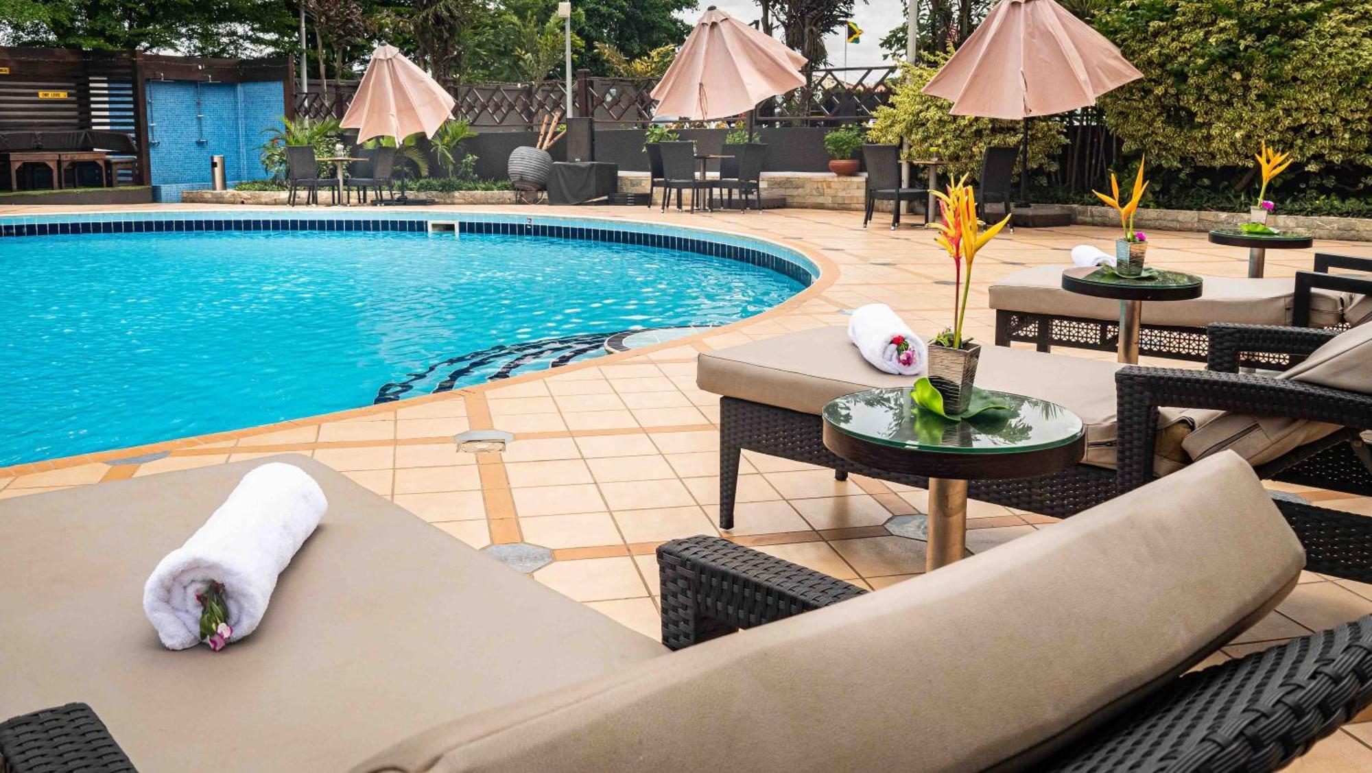 Oak Plaza Hotels East Airport Accra Buitenkant foto
