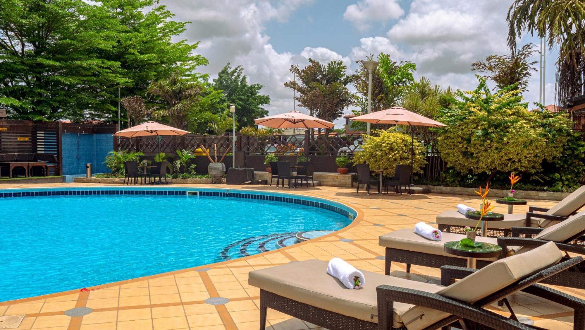 Oak Plaza Hotels East Airport Accra Buitenkant foto