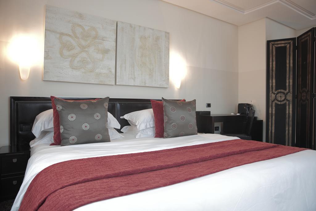 Oak Plaza Hotels East Airport Accra Buitenkant foto