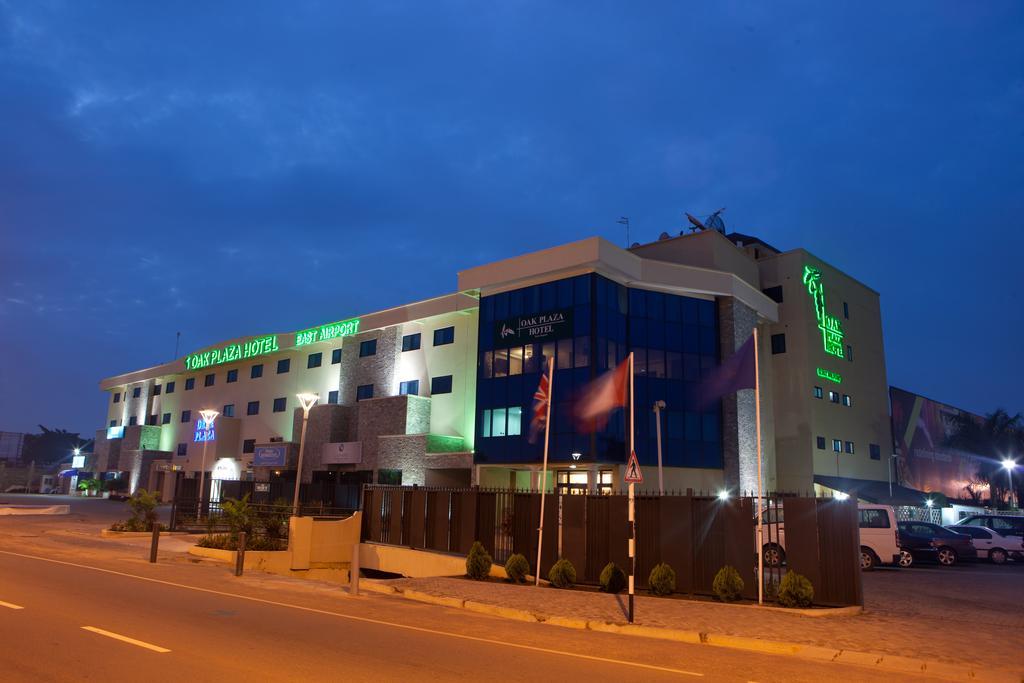 Oak Plaza Hotels East Airport Accra Buitenkant foto