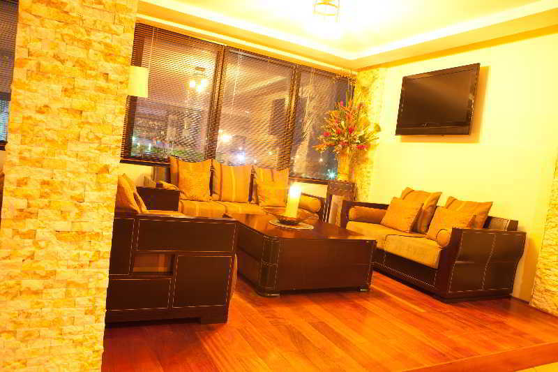 Oak Plaza Hotels East Airport Accra Buitenkant foto
