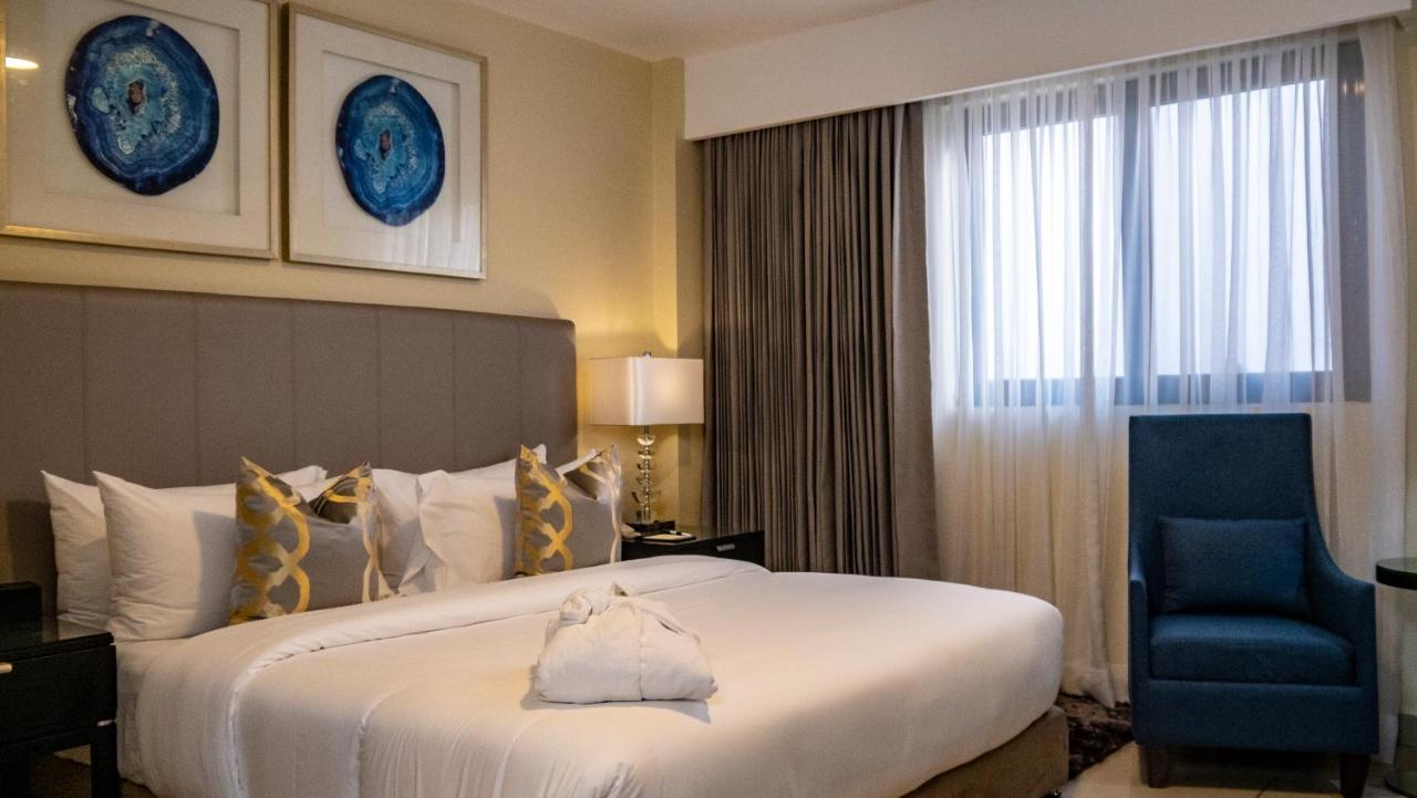 Oak Plaza Hotels East Airport Accra Buitenkant foto