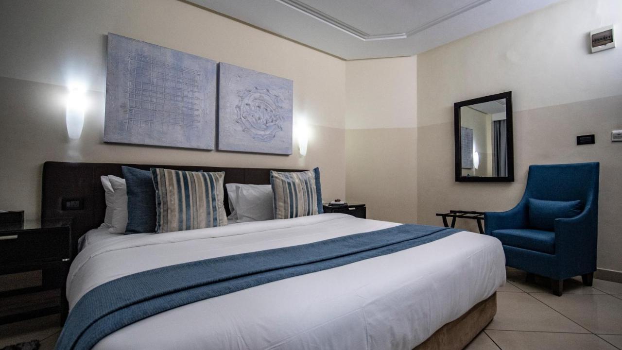 Oak Plaza Hotels East Airport Accra Buitenkant foto