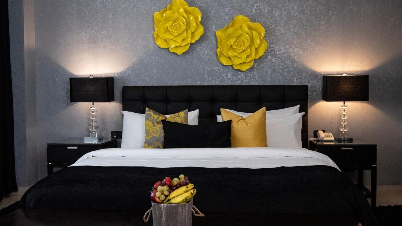Oak Plaza Hotels East Airport Accra Buitenkant foto