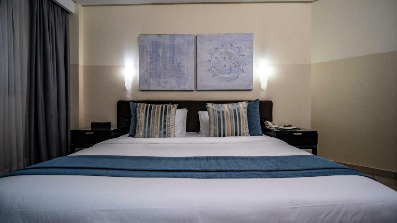 Oak Plaza Hotels East Airport Accra Buitenkant foto